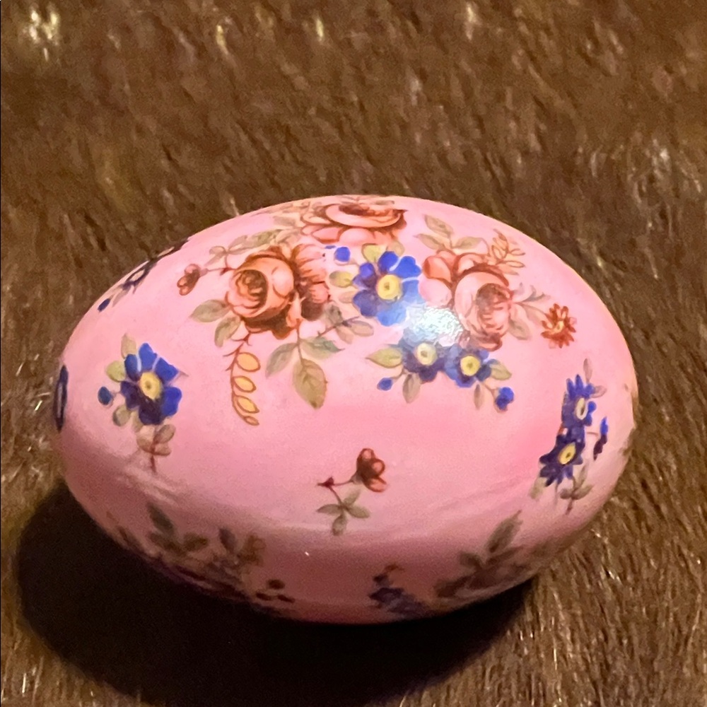 Floral and Butterfly Decorative Ceramic Eggs, Set of 3 - Picture 7 of 10